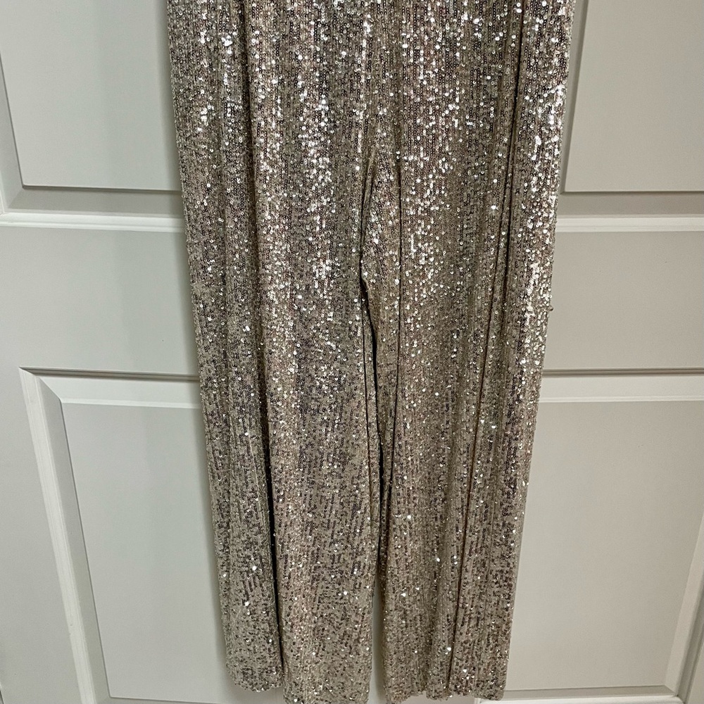 NWT Vince Camuto Silver Sequin Cowl Neck Sleeveless Tie Waist Wide Leg Jumpsuit - Picture 13 of 16